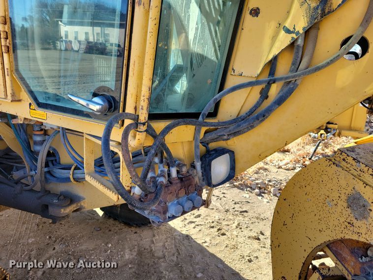 image for item DN3630 1996 John Deere 770BH motor grader