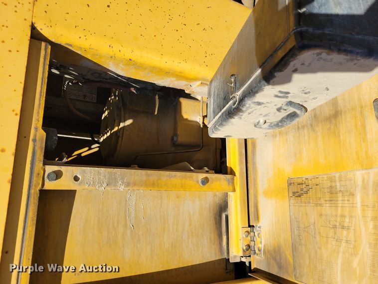 image for item DN3630 1996 John Deere 770BH motor grader