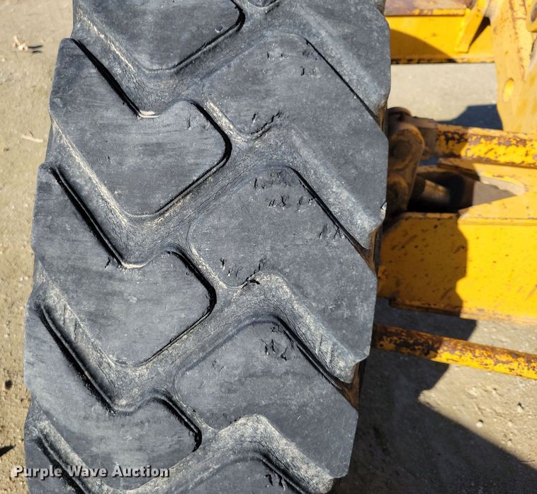 image for item DN3630 1996 John Deere 770BH motor grader