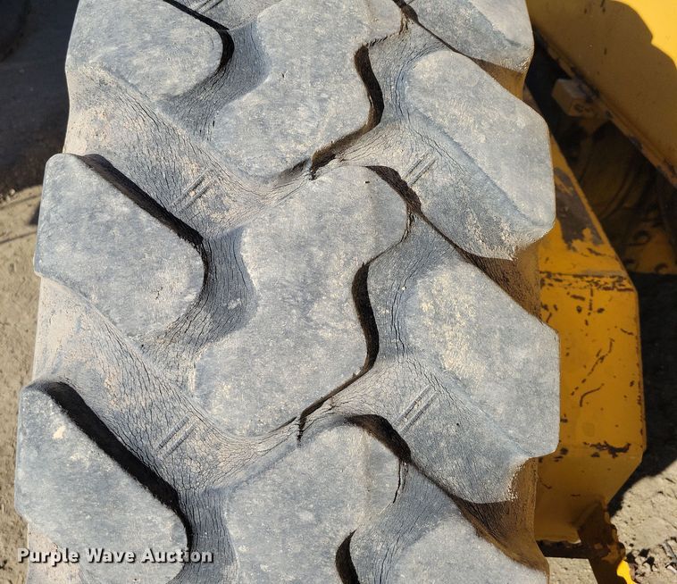 image for item DN3630 1996 John Deere 770BH motor grader