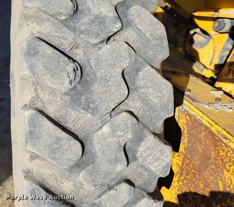 image for item DN3630 1996 John Deere 770BH motor grader