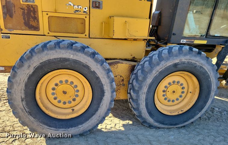 image for item DN3630 1996 John Deere 770BH motor grader