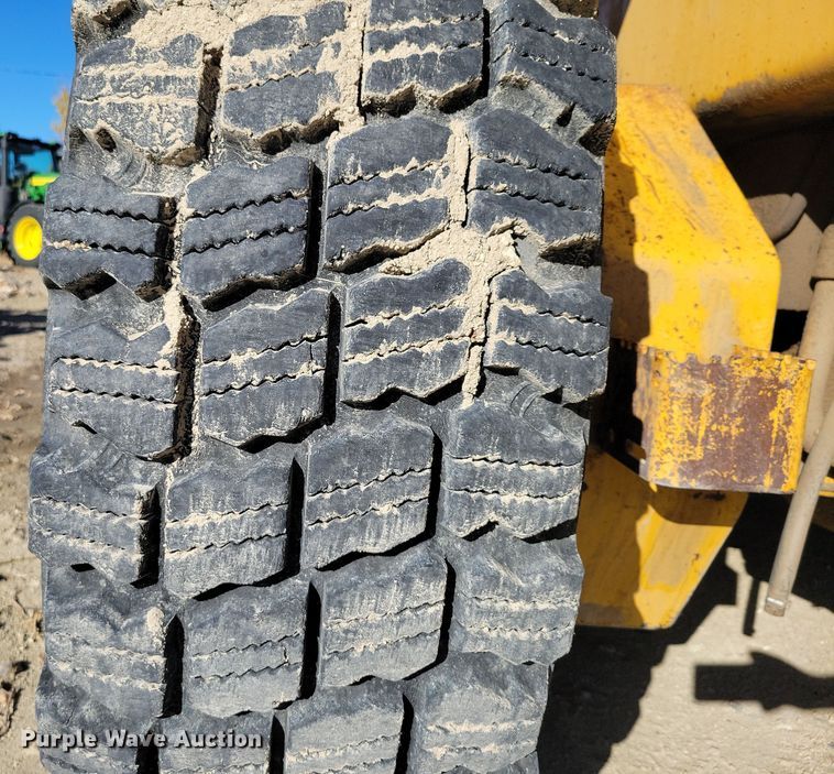 image for item DN3630 1996 John Deere 770BH motor grader