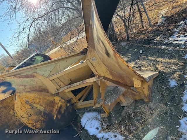 image for item DN3630 1996 John Deere 770BH motor grader