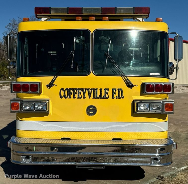 image for item DO0465 1997 Sutphen ladder fire truck