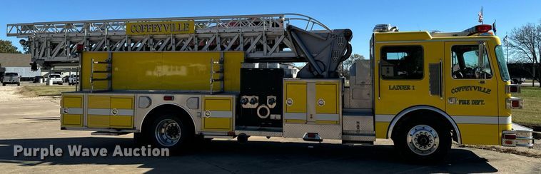 image for item DO0465 1997 Sutphen ladder fire truck