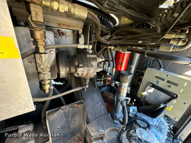 image for item DO0465 1997 Sutphen ladder fire truck