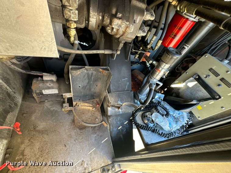 image for item DO0465 1997 Sutphen ladder fire truck