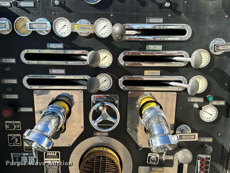 image for item DO0465 1997 Sutphen ladder fire truck