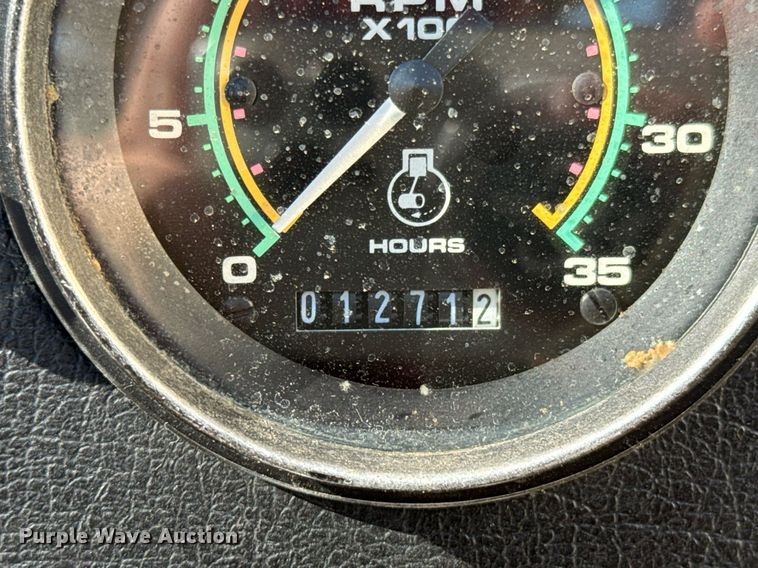 image for item DO0465 1997 Sutphen ladder fire truck