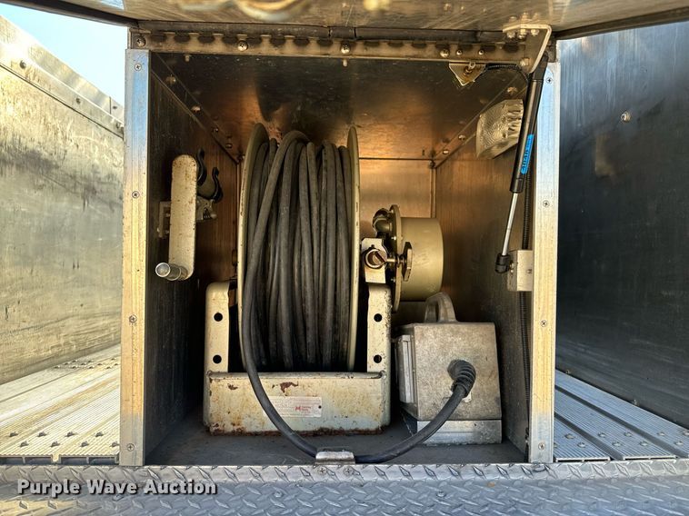 image for item DO0465 1997 Sutphen ladder fire truck