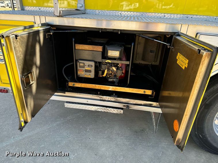 image for item DO0465 1997 Sutphen ladder fire truck