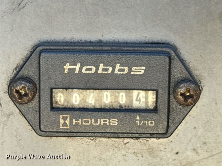 image for item DO0465 1997 Sutphen ladder fire truck