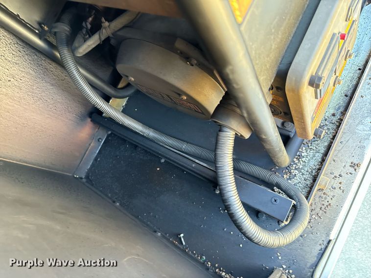 image for item DO0465 1997 Sutphen ladder fire truck