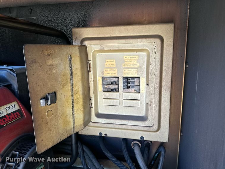 image for item DO0465 1997 Sutphen ladder fire truck