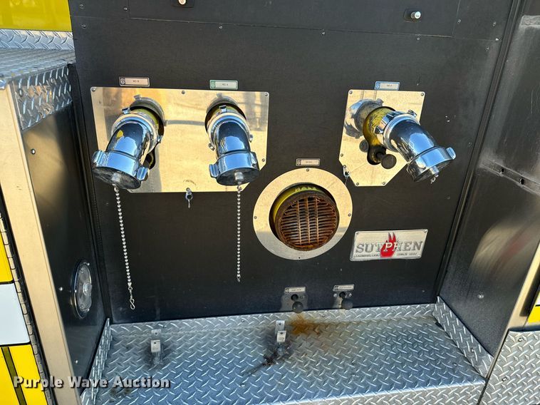 image for item DO0465 1997 Sutphen ladder fire truck