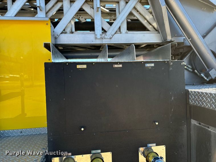 image for item DO0465 1997 Sutphen ladder fire truck