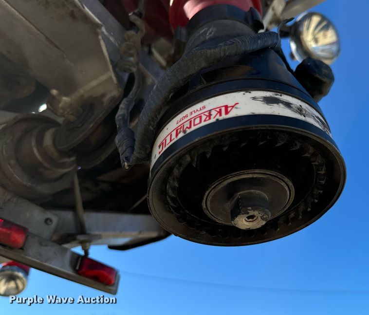 image for item DO0465 1997 Sutphen ladder fire truck