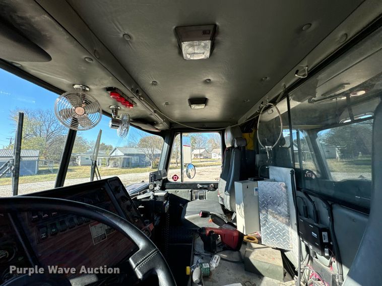 image for item DO0465 1997 Sutphen ladder fire truck