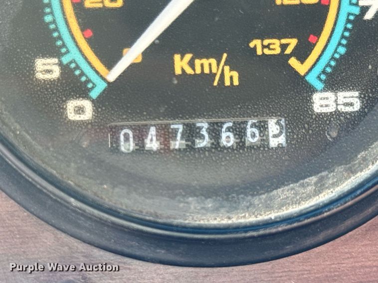 image for item DO0465 1997 Sutphen ladder fire truck