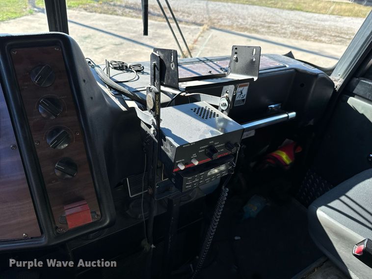 image for item DO0465 1997 Sutphen ladder fire truck