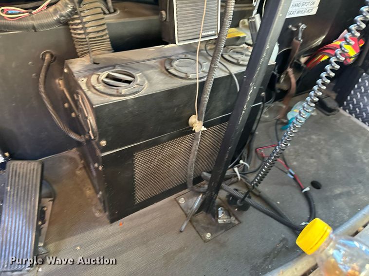 image for item DO0465 1997 Sutphen ladder fire truck