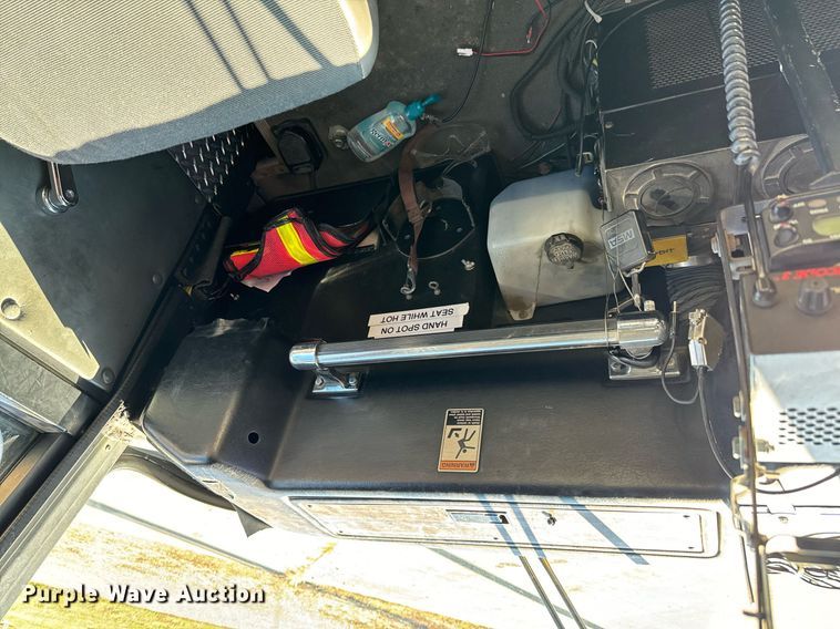 image for item DO0465 1997 Sutphen ladder fire truck