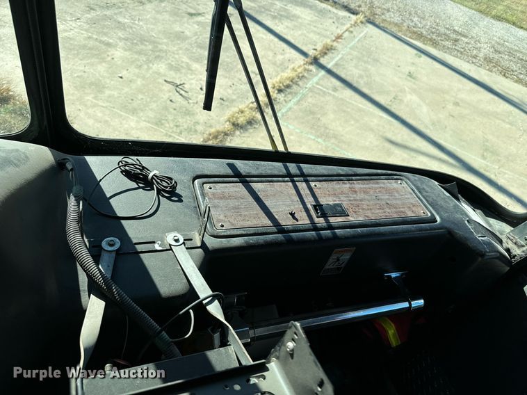 image for item DO0465 1997 Sutphen ladder fire truck