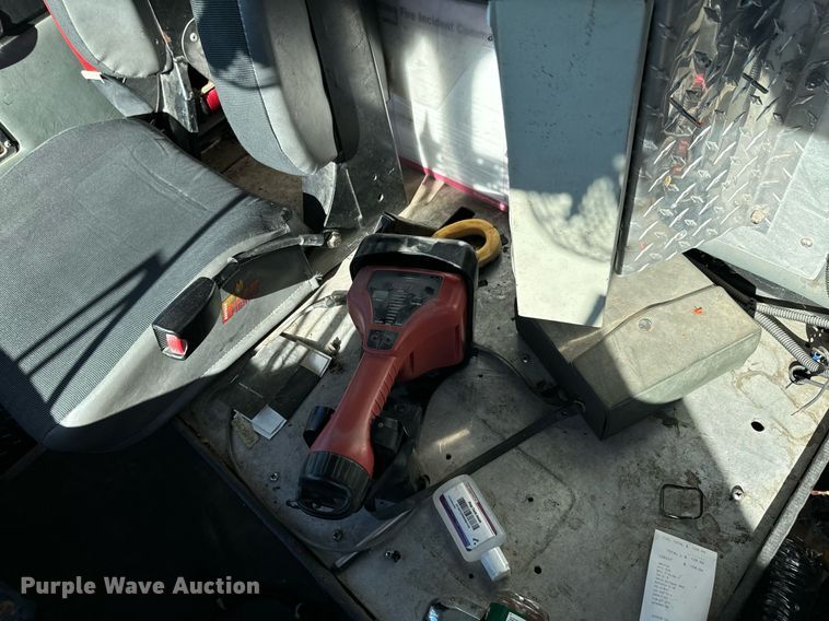 image for item DO0465 1997 Sutphen ladder fire truck