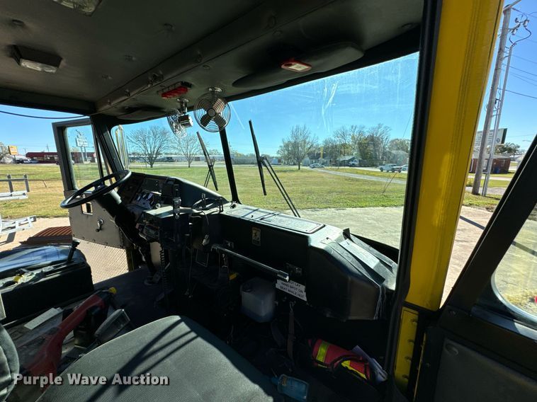 image for item DO0465 1997 Sutphen ladder fire truck