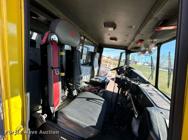 image for item DO0465 1997 Sutphen ladder fire truck