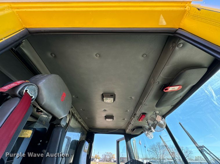 image for item DO0465 1997 Sutphen ladder fire truck