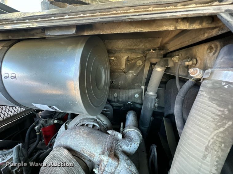 image for item DO0465 1997 Sutphen ladder fire truck