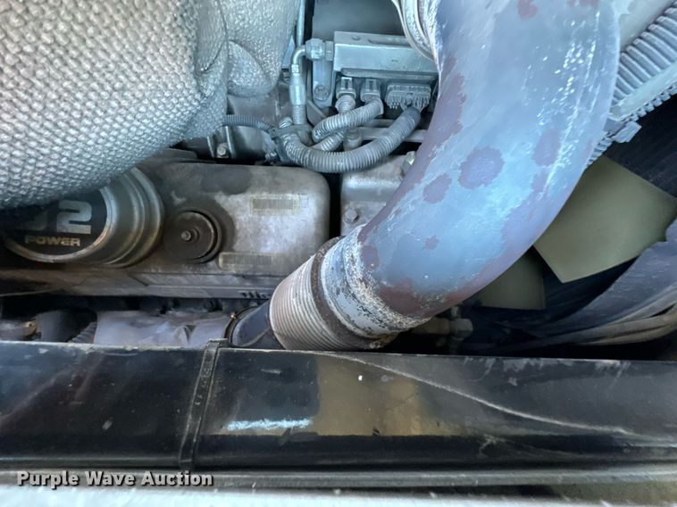 image for item DO0465 1997 Sutphen ladder fire truck