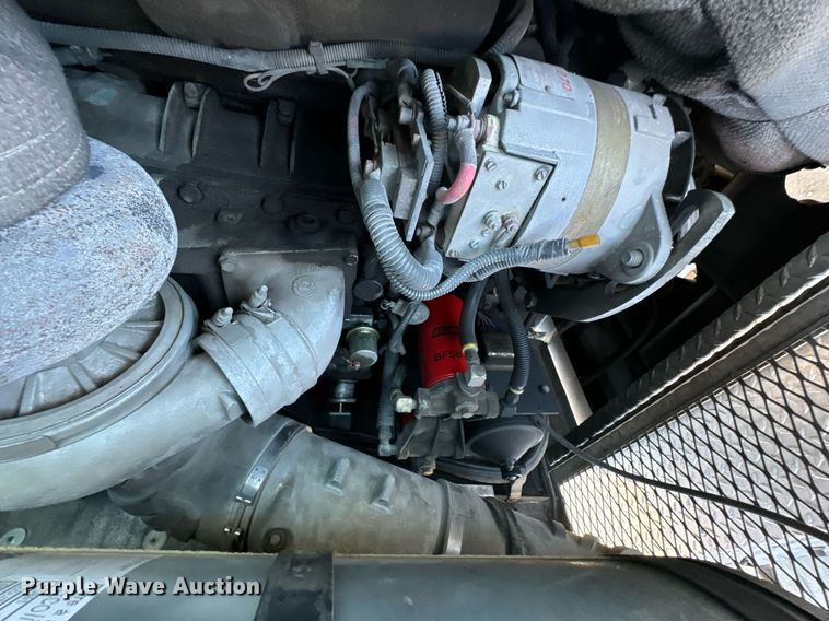 image for item DO0465 1997 Sutphen ladder fire truck