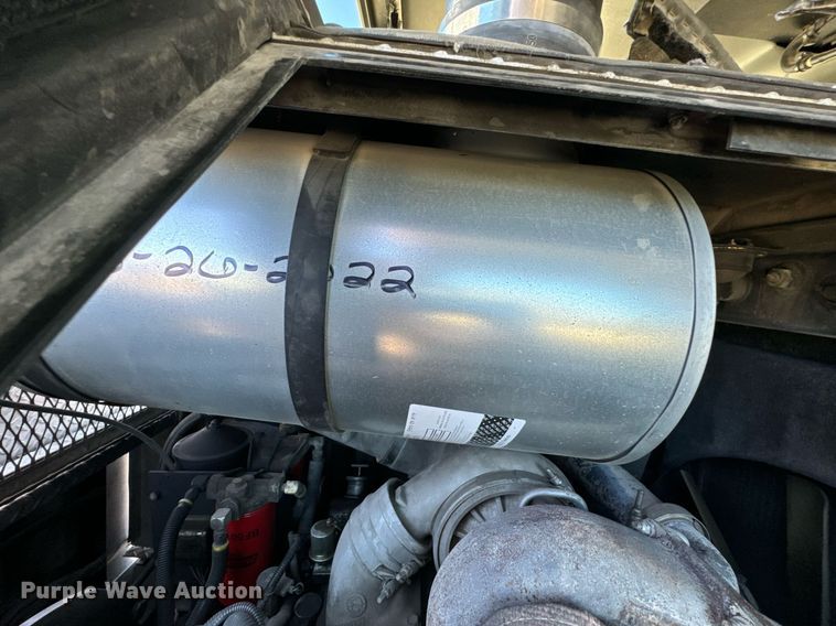 image for item DO0465 1997 Sutphen ladder fire truck