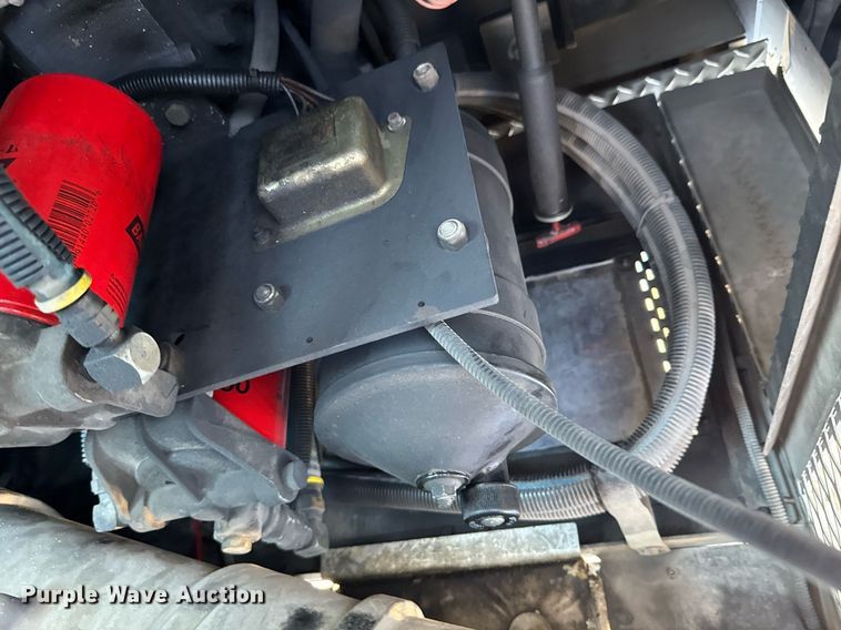 image for item DO0465 1997 Sutphen ladder fire truck