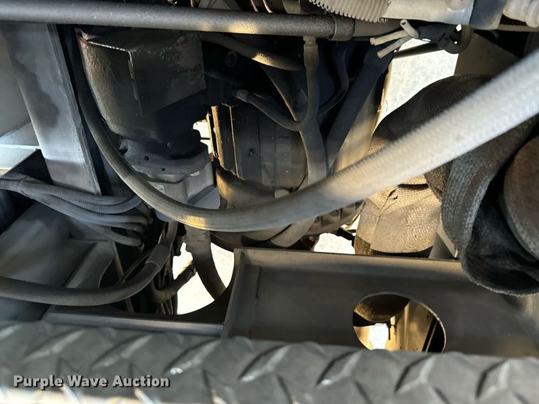 image for item DO0465 1997 Sutphen ladder fire truck