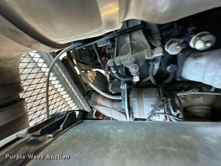 image for item DO0465 1997 Sutphen ladder fire truck