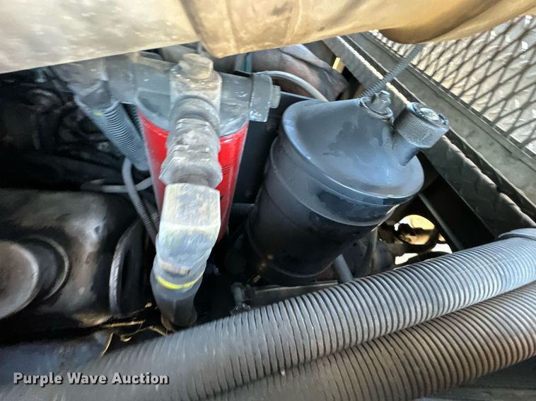 image for item DO0465 1997 Sutphen ladder fire truck