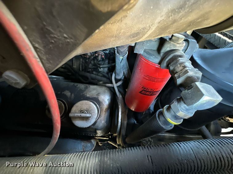 image for item DO0465 1997 Sutphen ladder fire truck