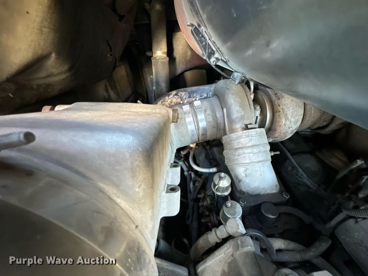 image for item DO0465 1997 Sutphen ladder fire truck