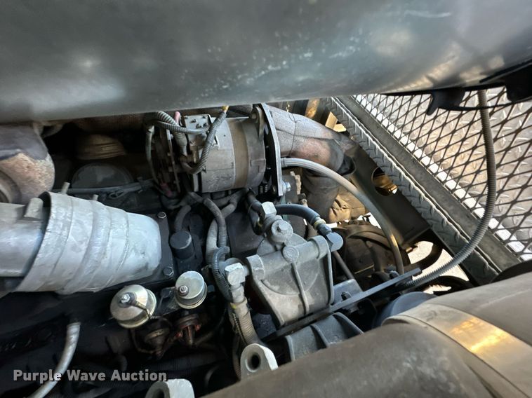 image for item DO0465 1997 Sutphen ladder fire truck