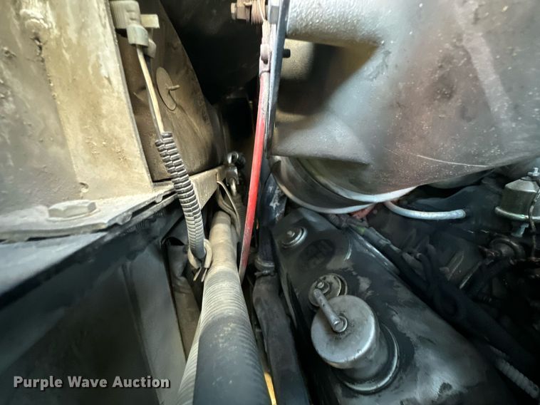 image for item DO0465 1997 Sutphen ladder fire truck