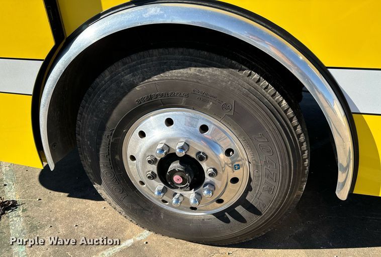 image for item DO0465 1997 Sutphen ladder fire truck