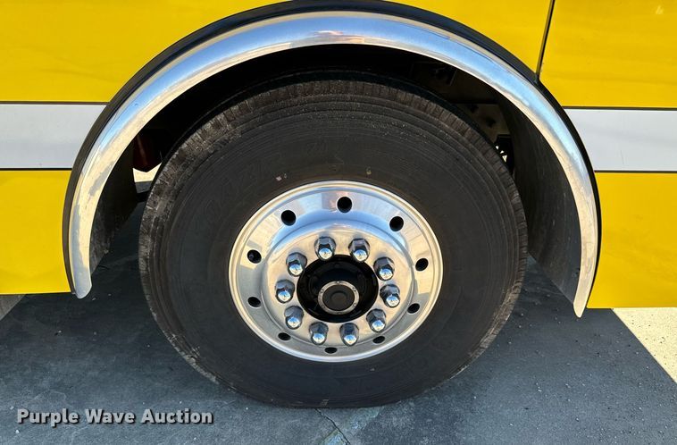 image for item DO0465 1997 Sutphen ladder fire truck