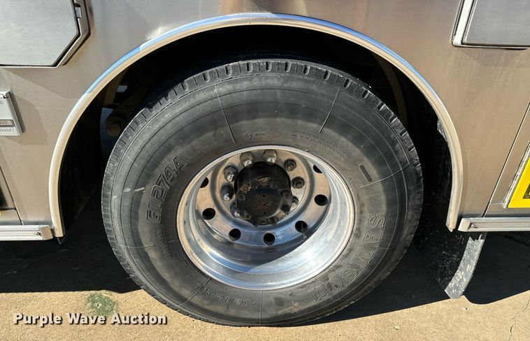 image for item DO0465 1997 Sutphen ladder fire truck