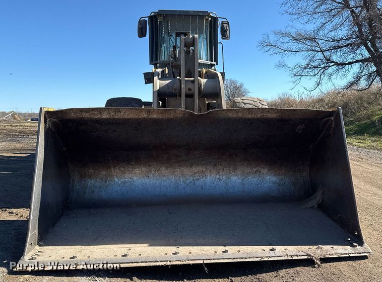 image for item DO7639 2009 John Deere 724K high lift wheel loader