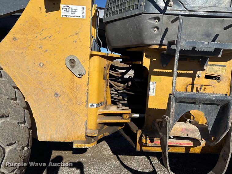 image for item DO7639 2009 John Deere 724K high lift wheel loader