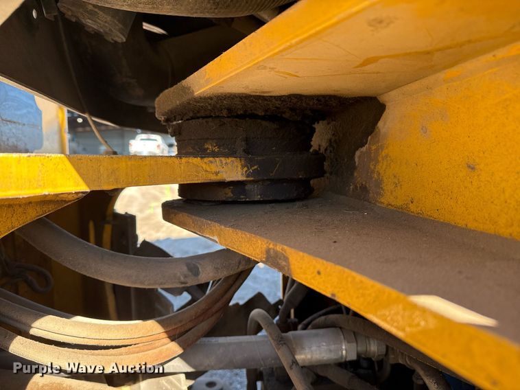 image for item DO7639 2009 John Deere 724K high lift wheel loader